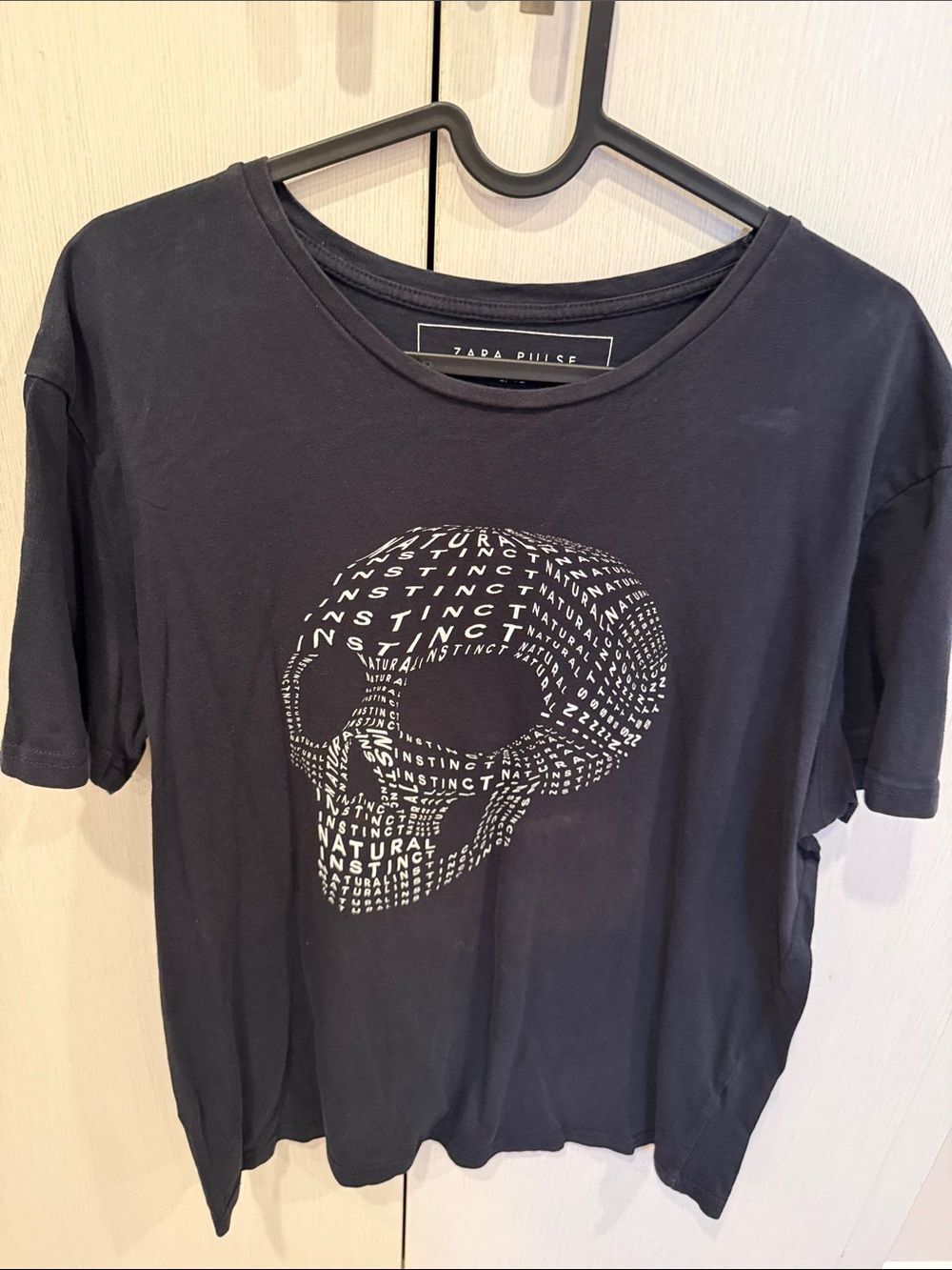 Guess Black Graphic Tee Set with Gold Logo bundle 4 - Picture 2 of 9